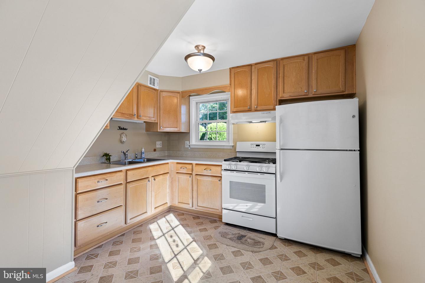 176 Cabbel DRIVE