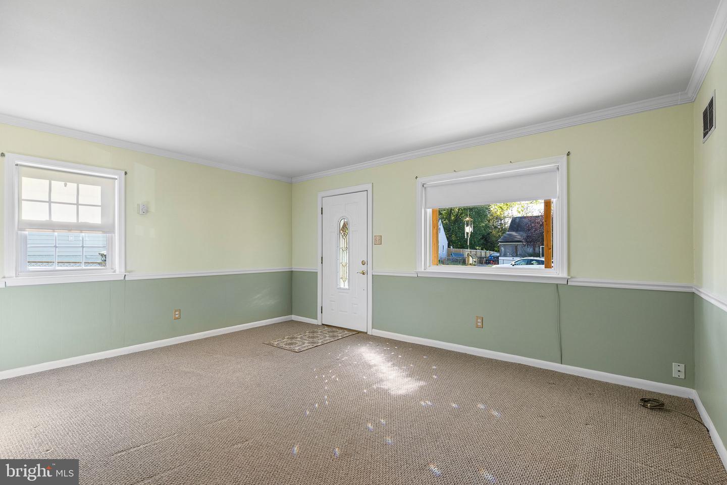 176 Cabbel DRIVE