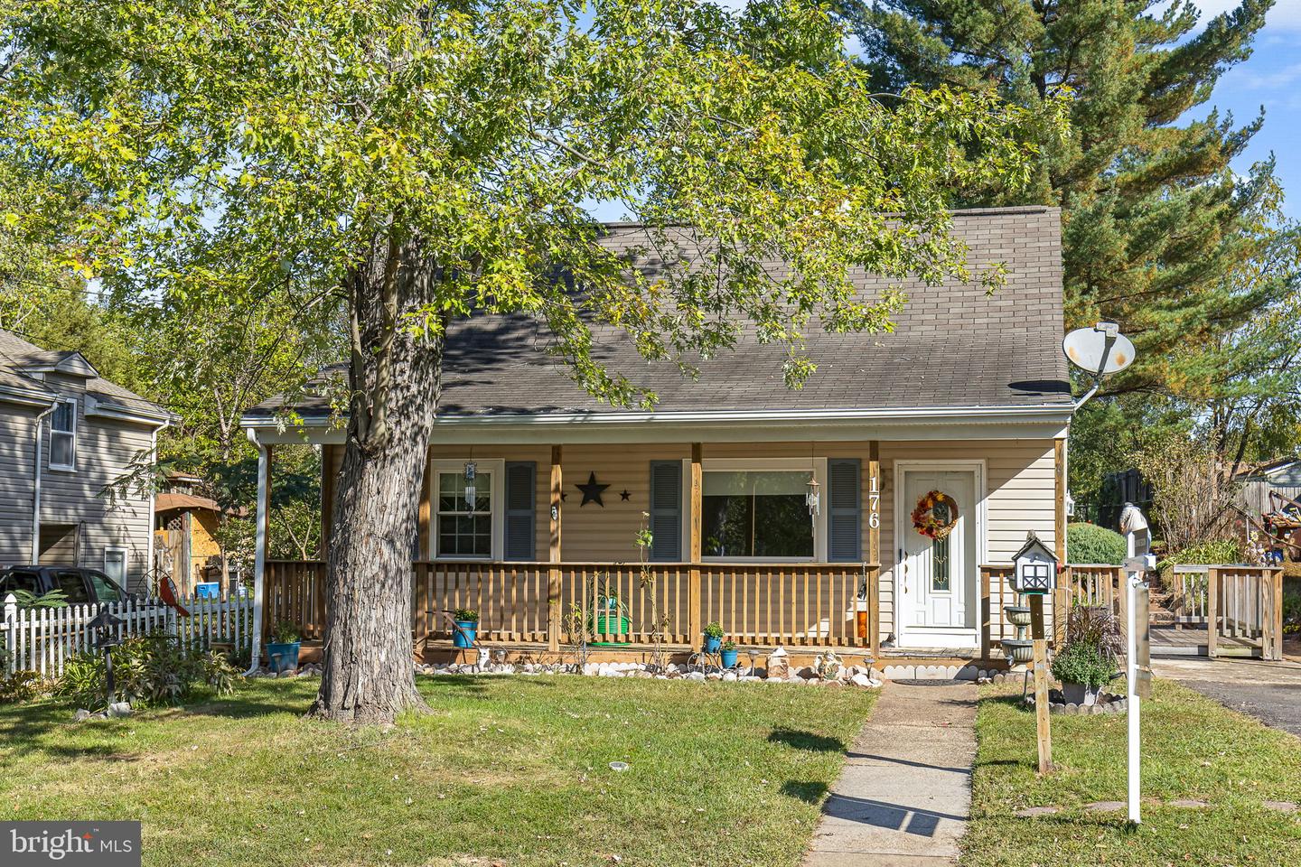 176 Cabbel DRIVE