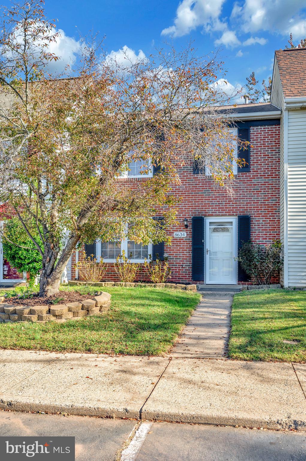 8634 Anna Ct