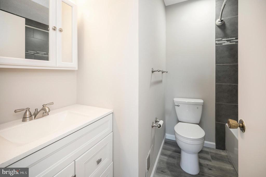 8634 Anna Ct