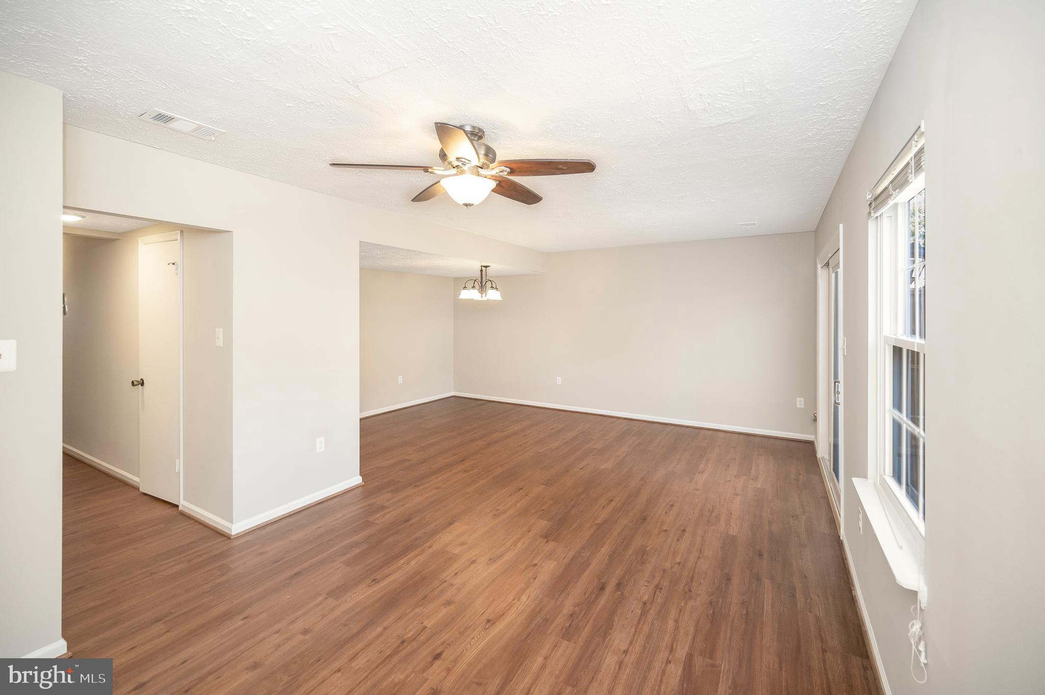 8634 Anna Ct