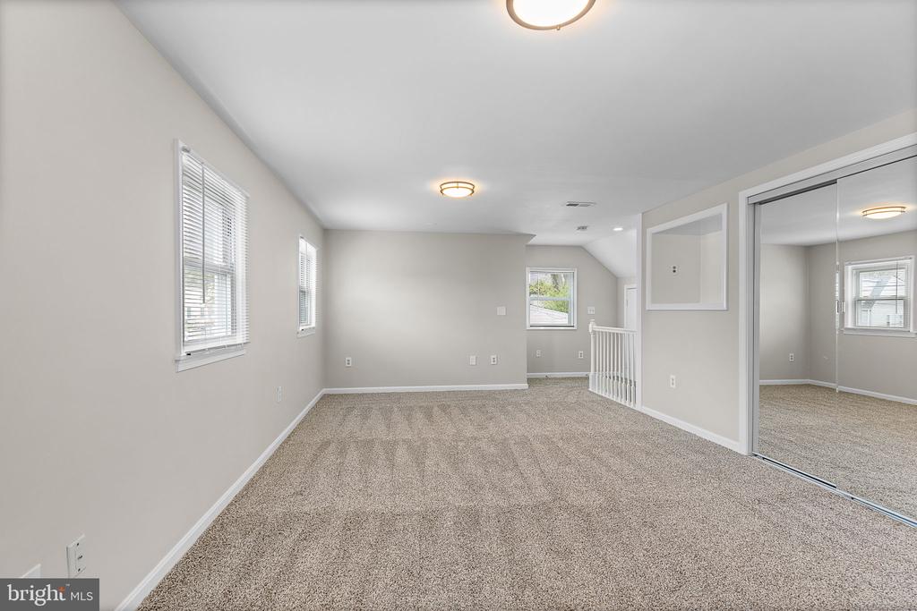 120 Polk Dr