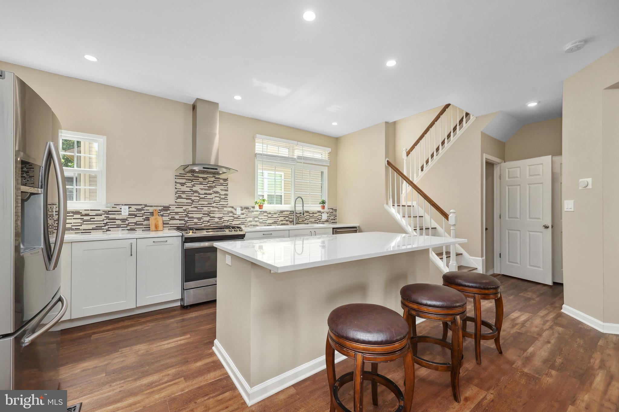 9239 GREENSHIRE DRIVE