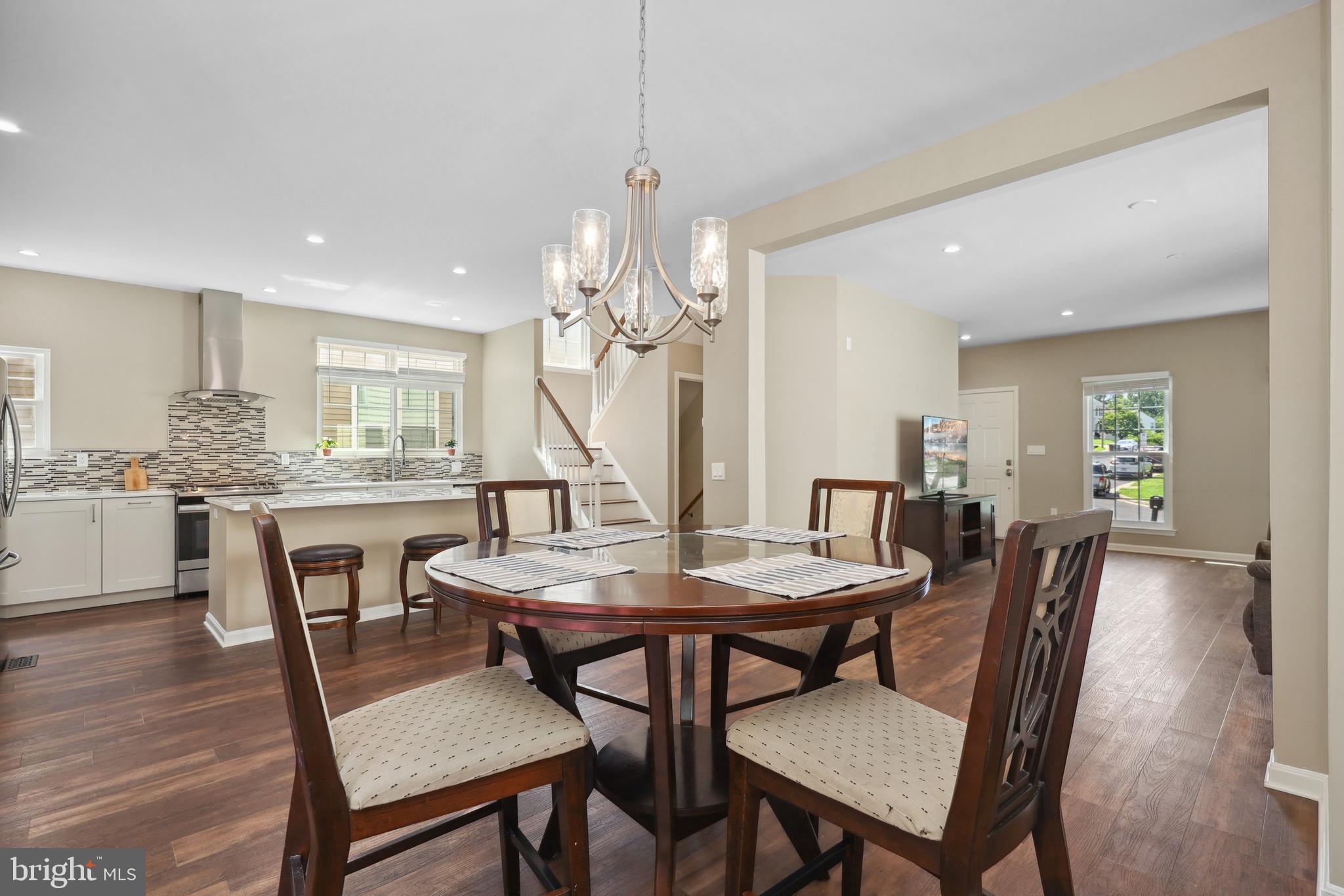 9239 GREENSHIRE DRIVE