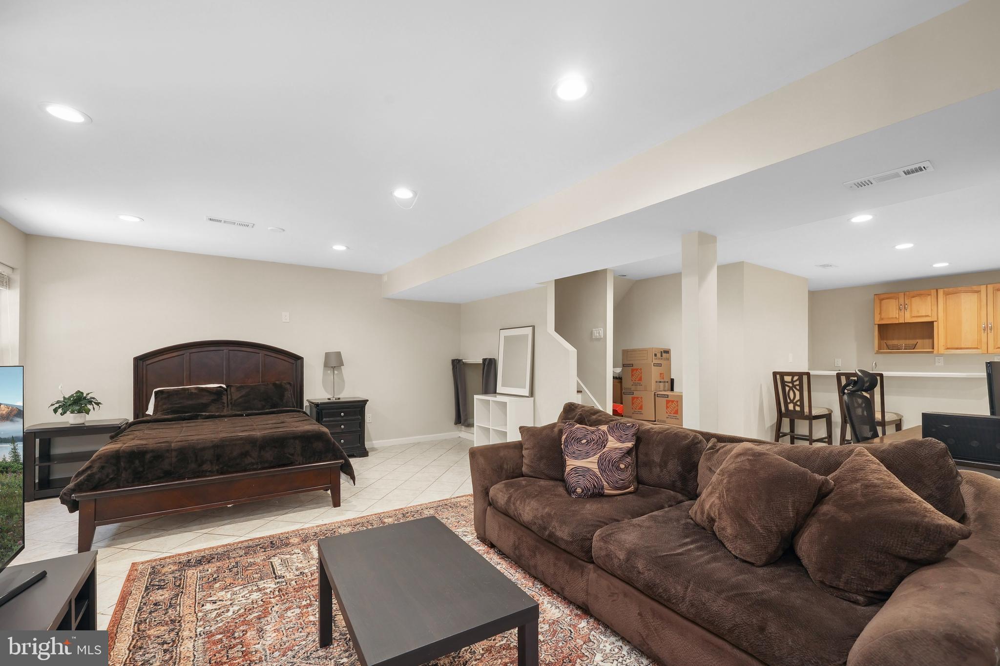 9239 GREENSHIRE DRIVE