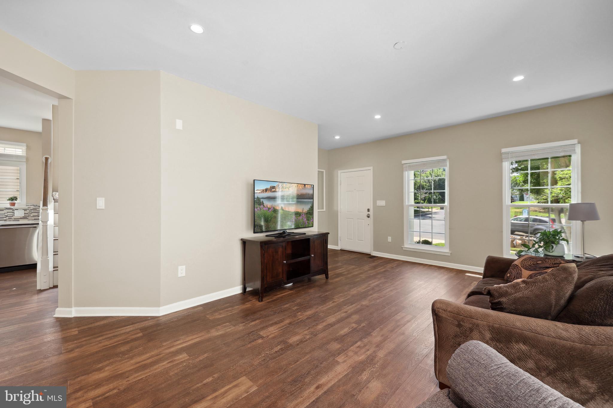 9239 GREENSHIRE DRIVE