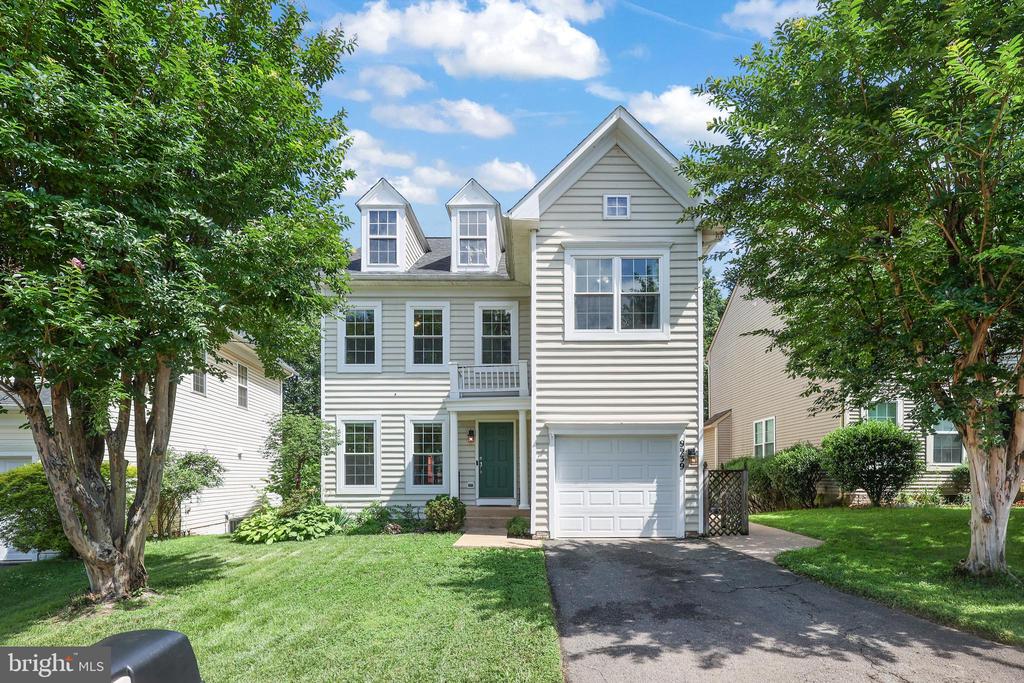 9239 GREENSHIRE DRIVE