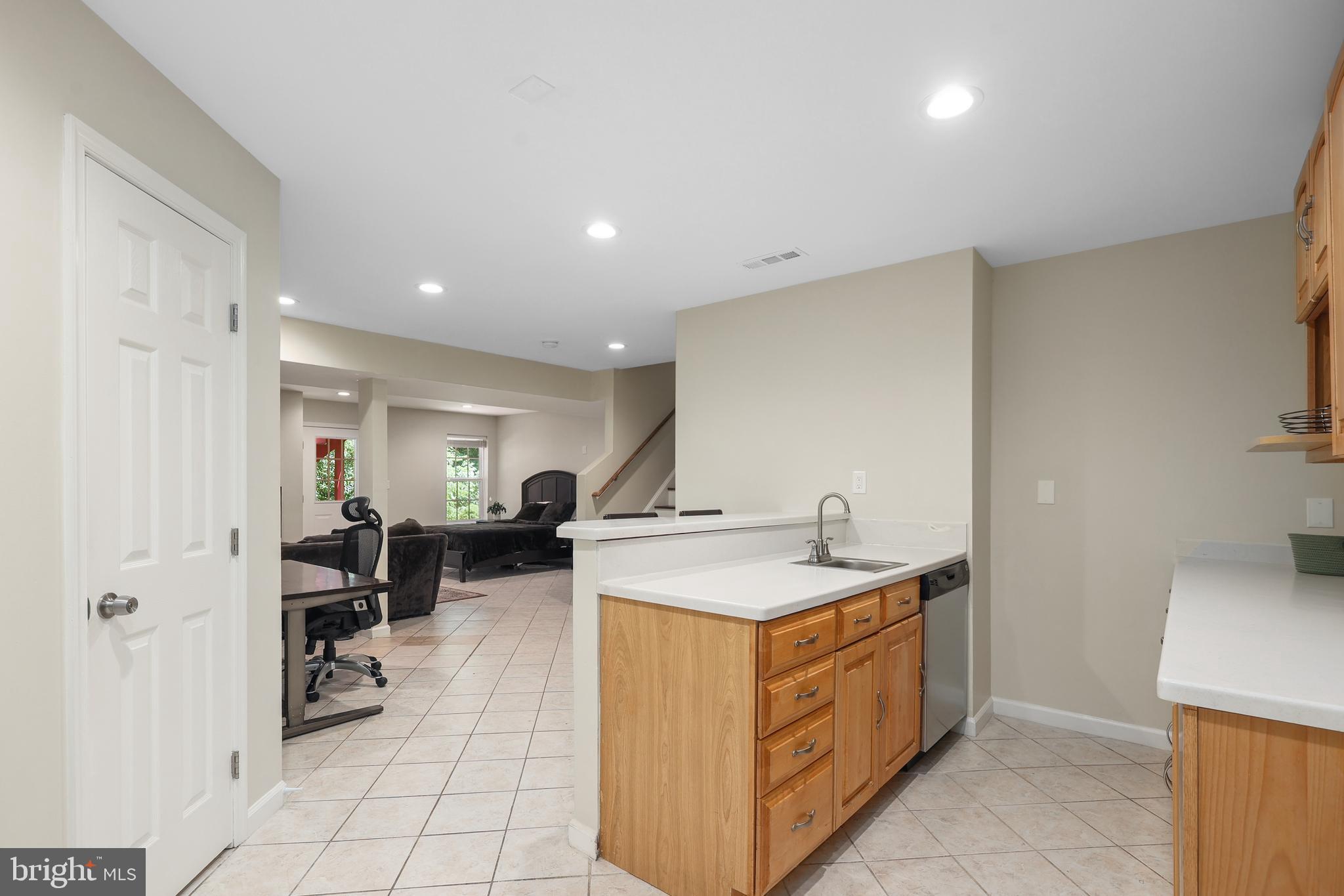 9239 GREENSHIRE DRIVE