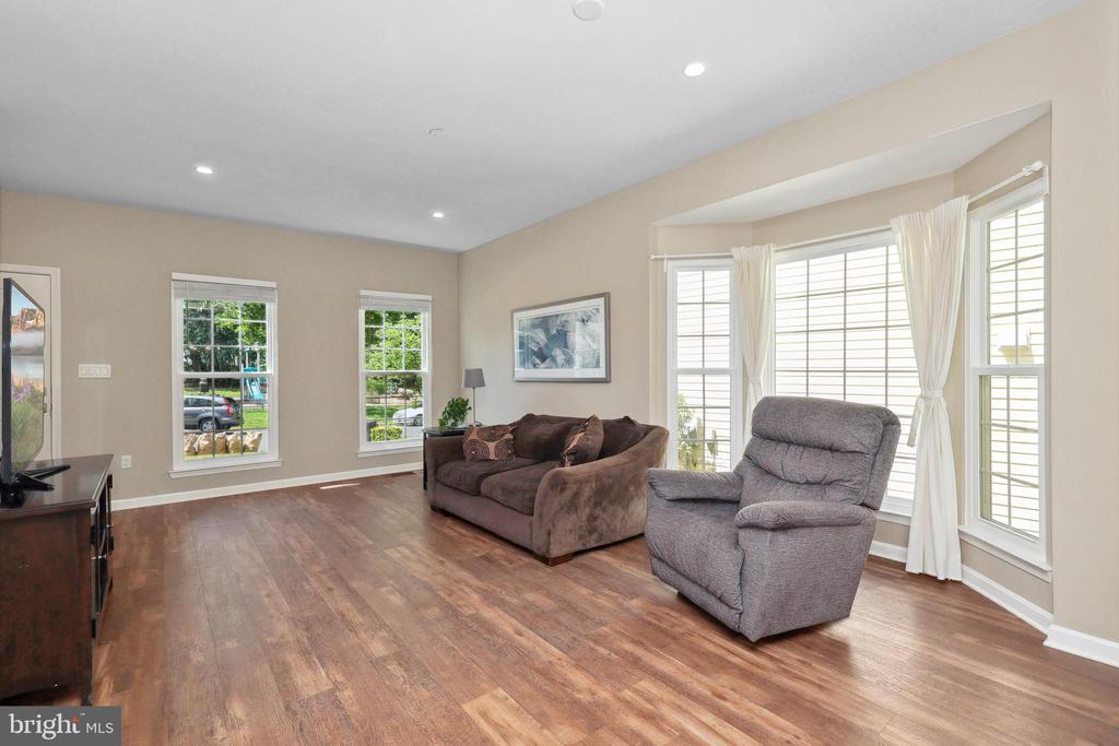 9239 GREENSHIRE DRIVE