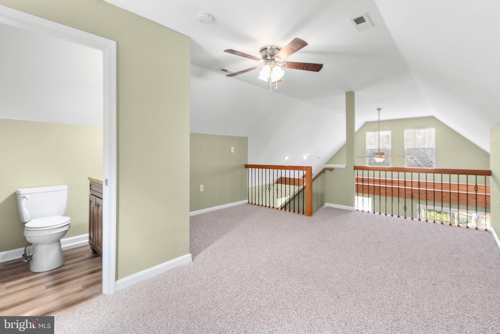 540 Curve Way