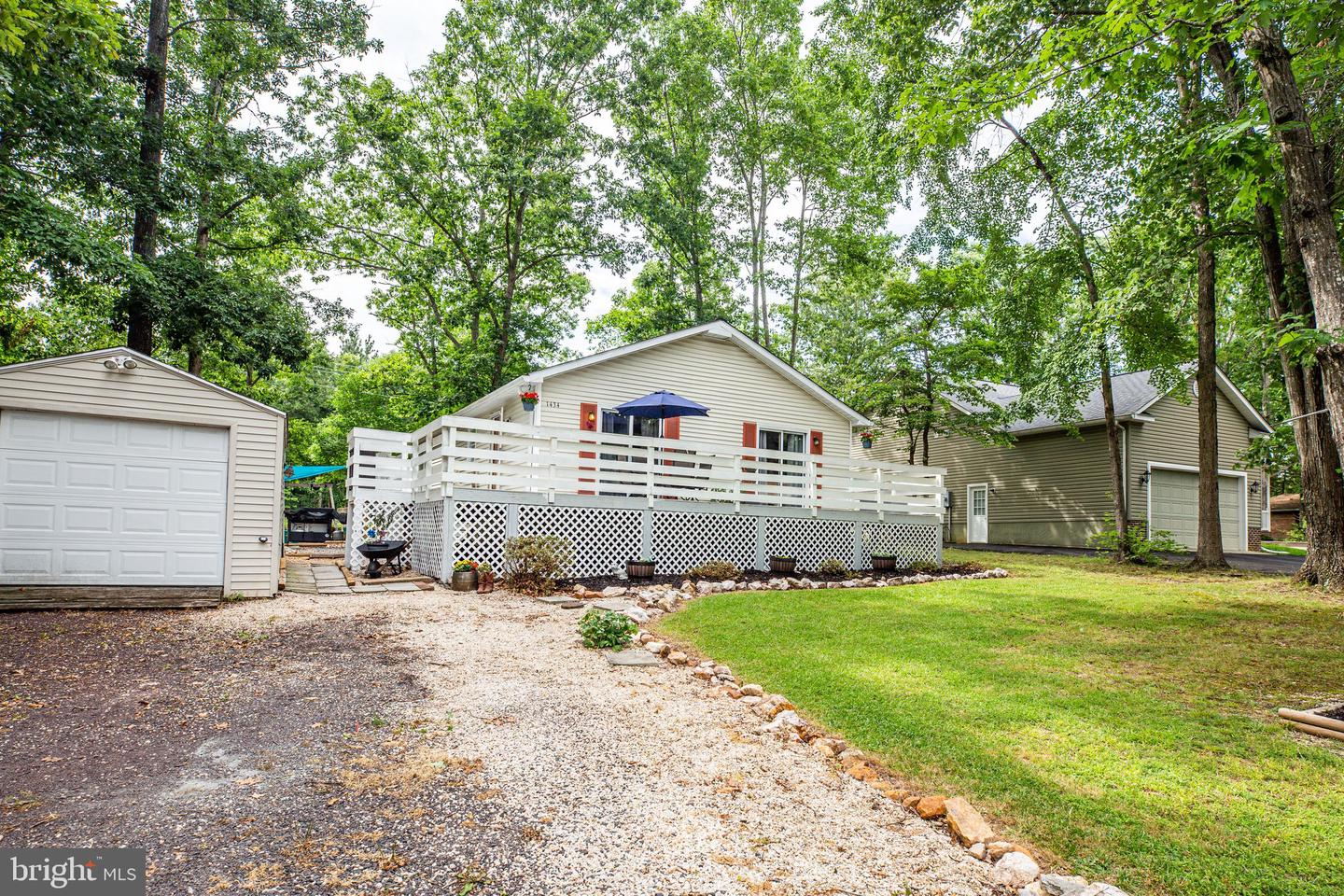 1434 Lakeview PARKWAY