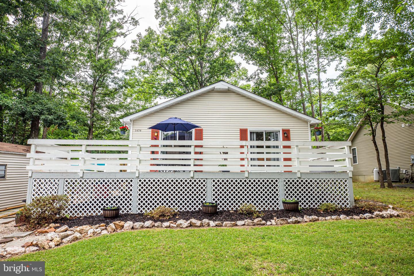 1434 Lakeview PARKWAY