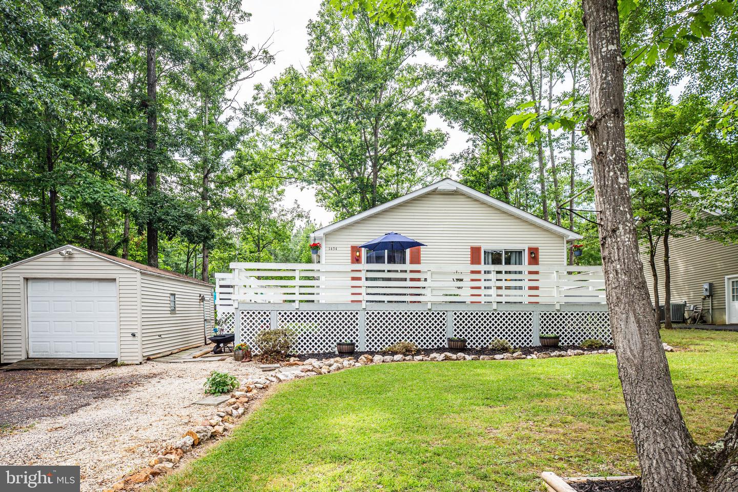 1434 Lakeview PARKWAY