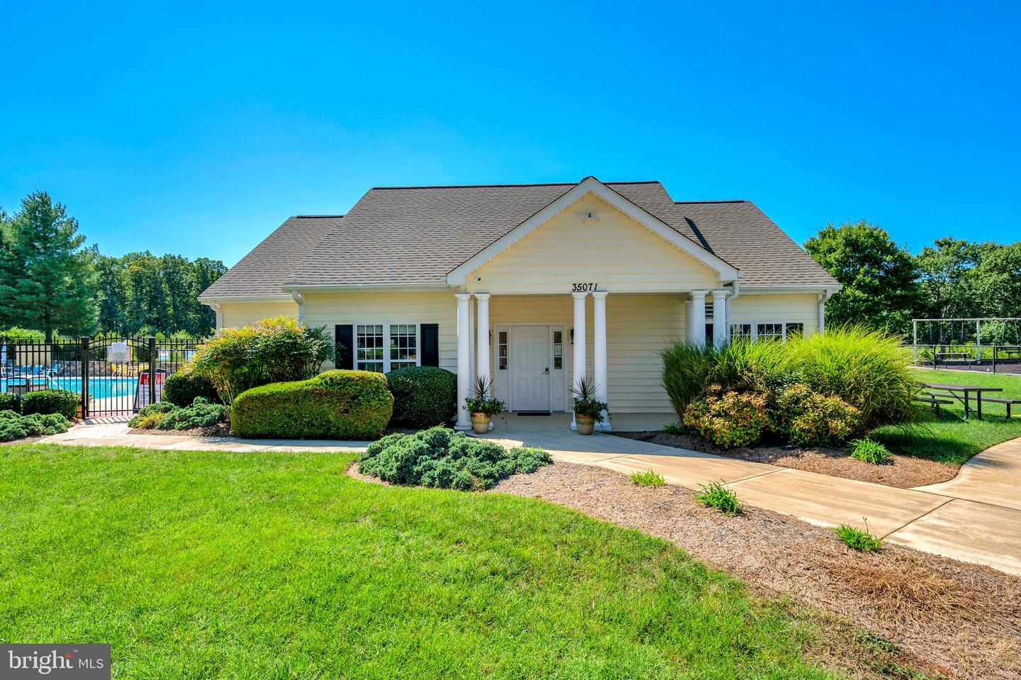 1455 Chesterfield ROAD
