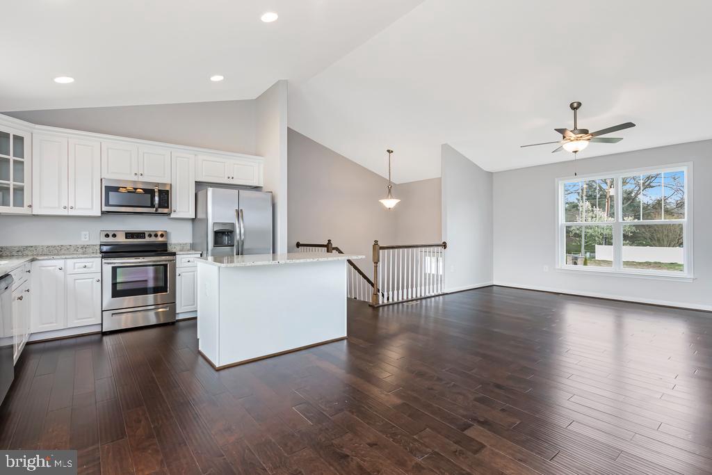 100 Cavern COURT