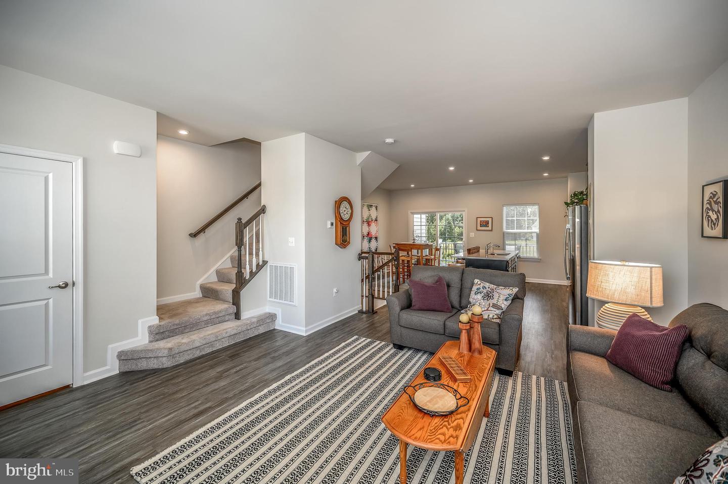 2736 Bears den DRIVE