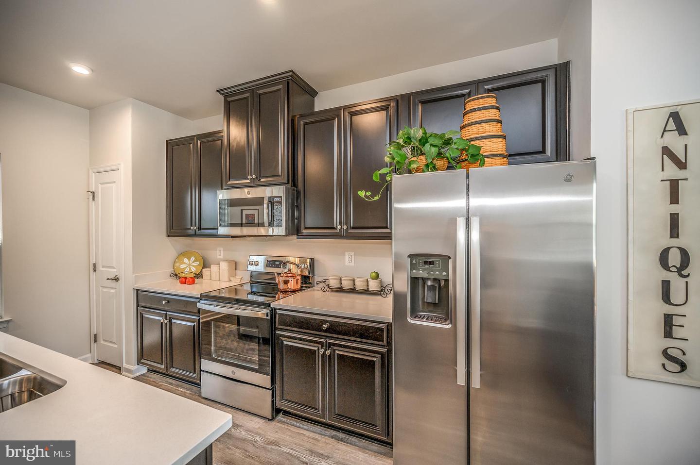 2736 Bears den DRIVE