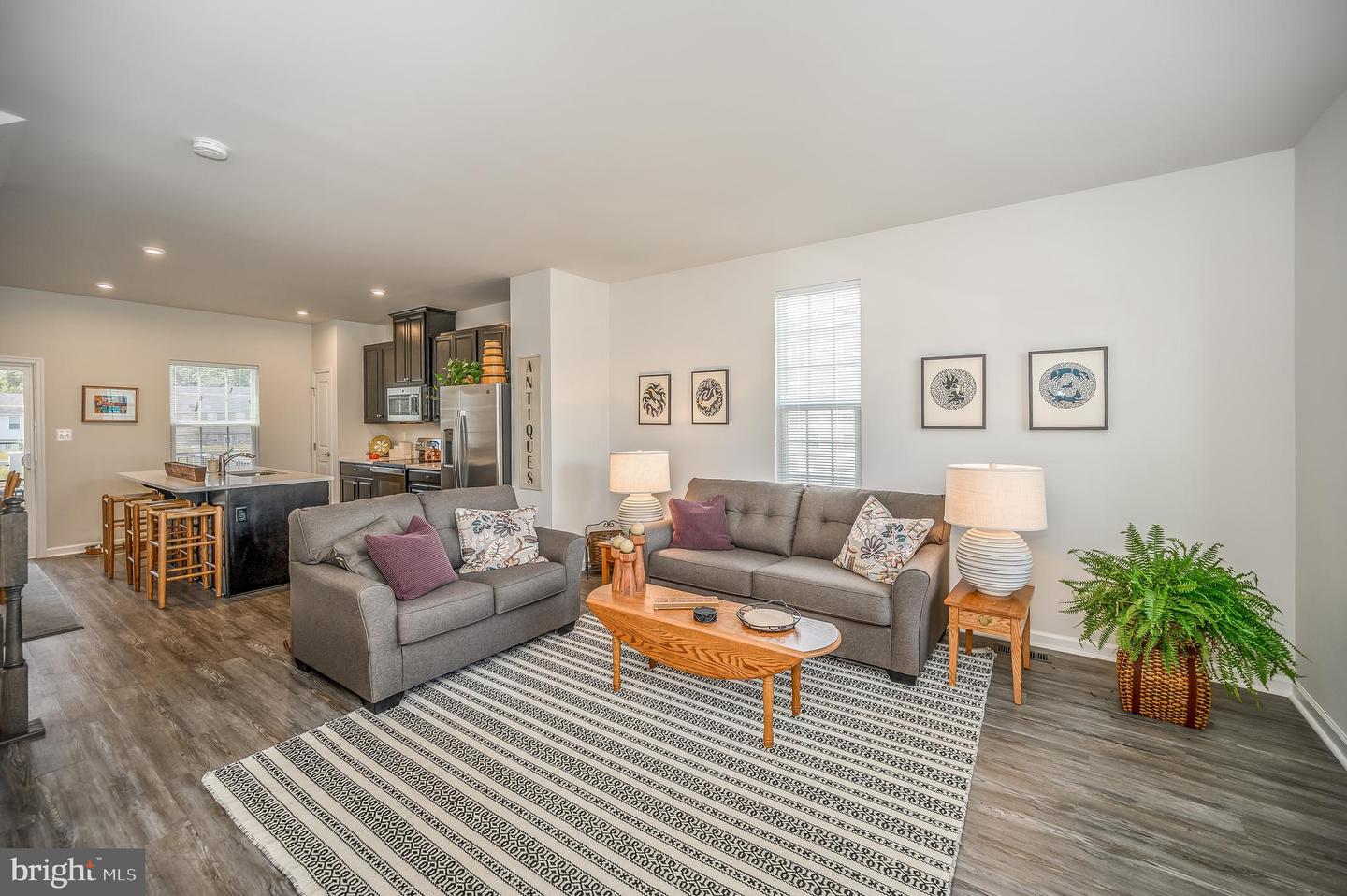 2736 Bears den DRIVE
