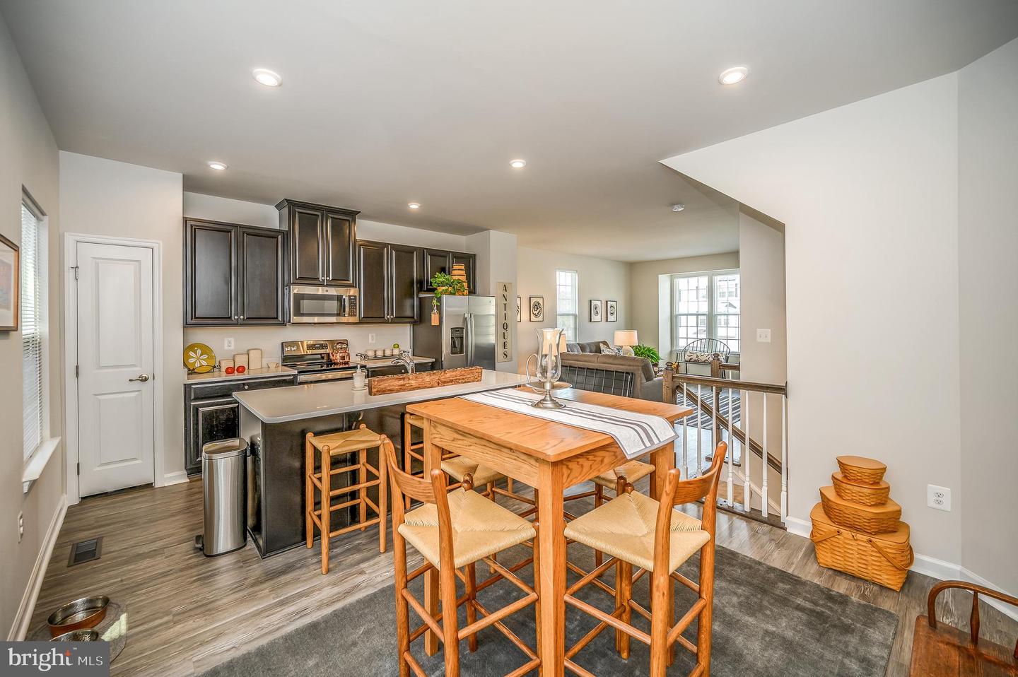 2736 Bears den DRIVE