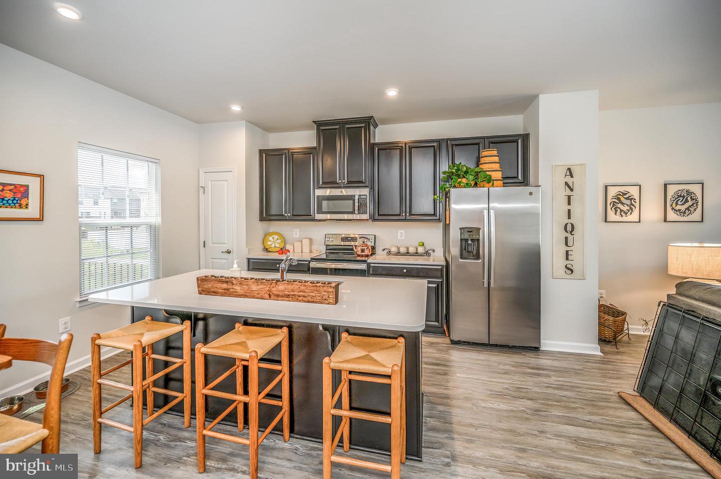 2736 Bears den DRIVE