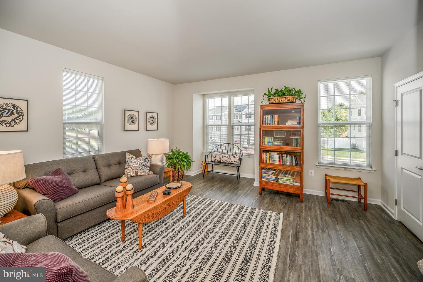 2736 Bears den DRIVE