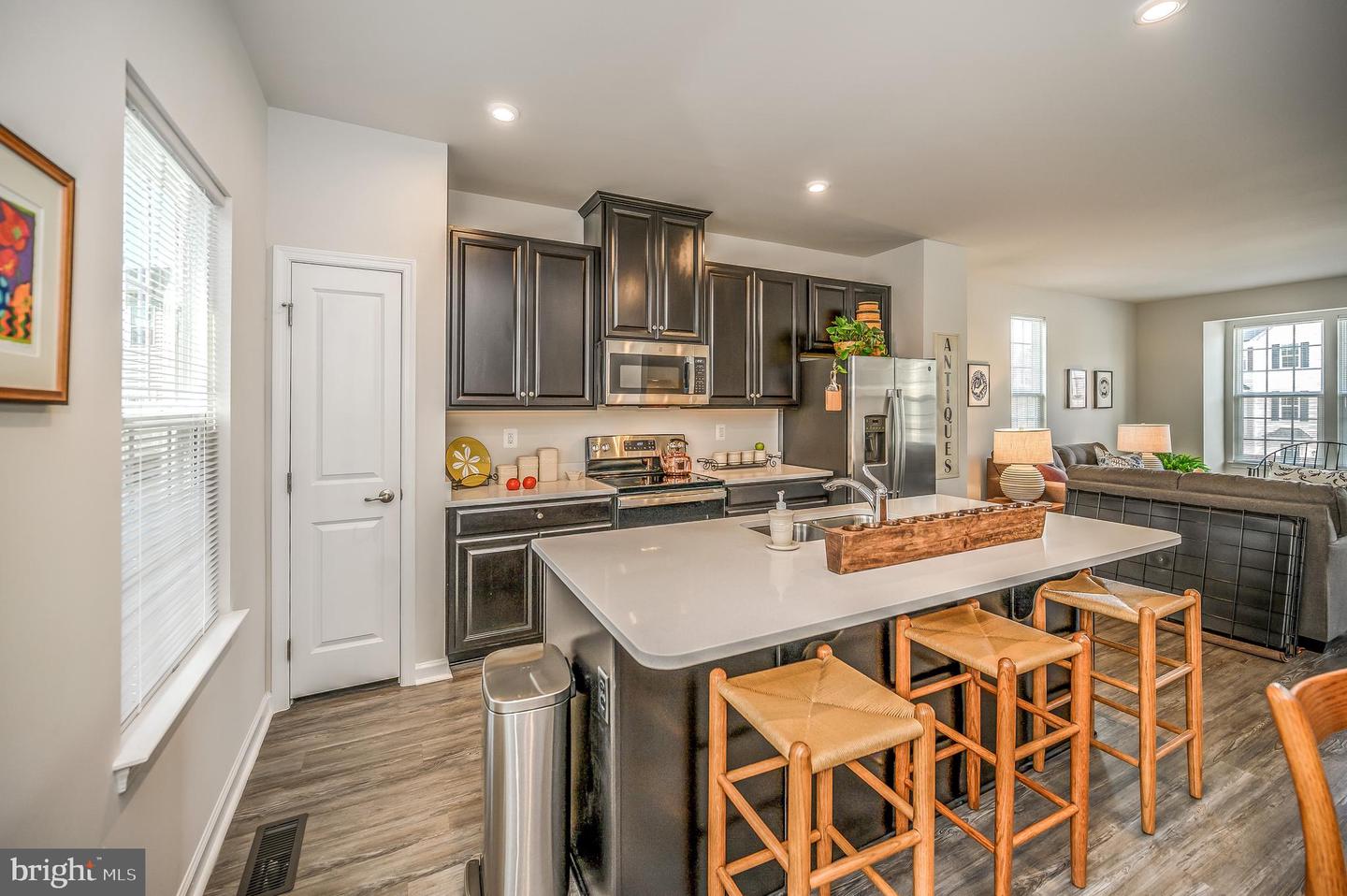 2736 Bears den DRIVE