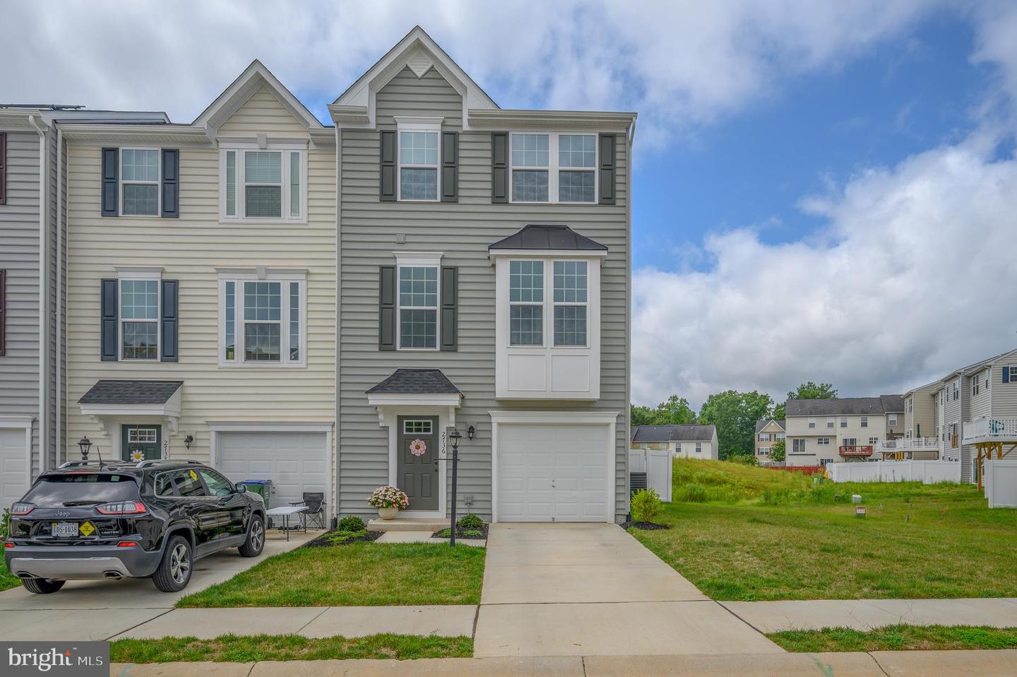 2736 Bears den DRIVE
