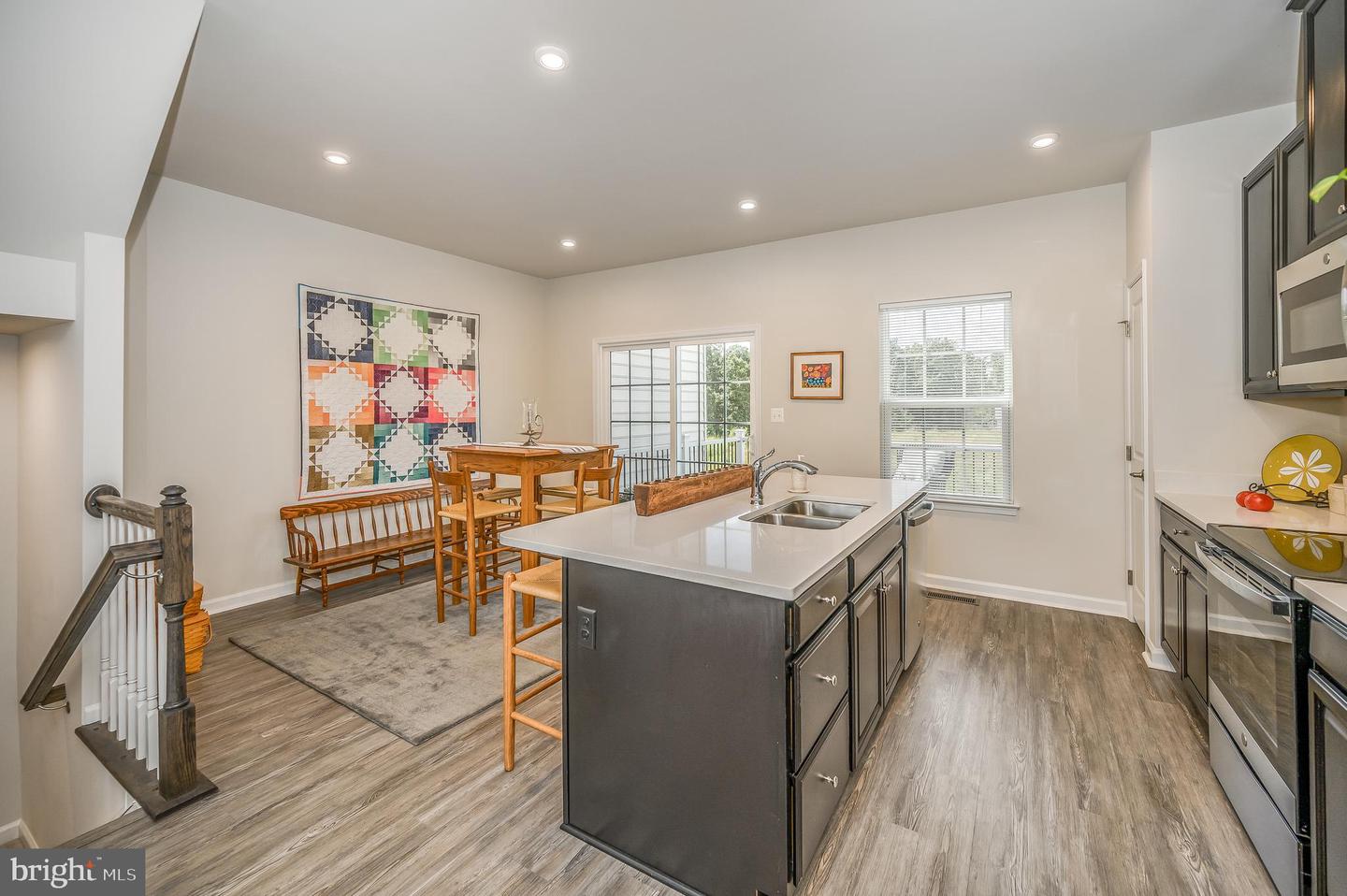 2736 Bears den DRIVE