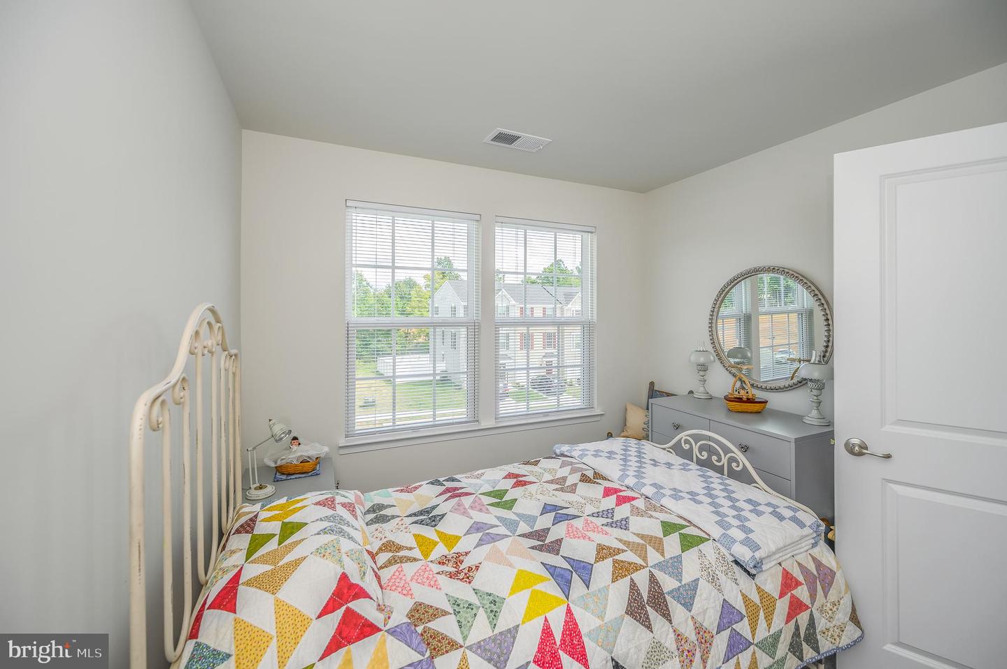 2736 Bears den DRIVE
