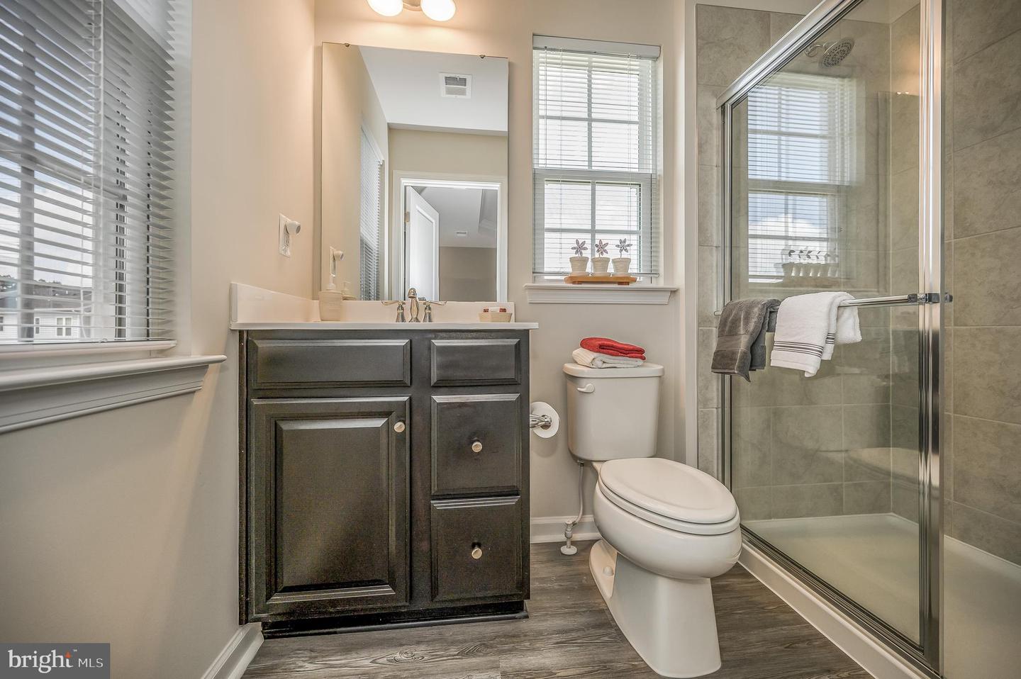 2736 Bears den DRIVE