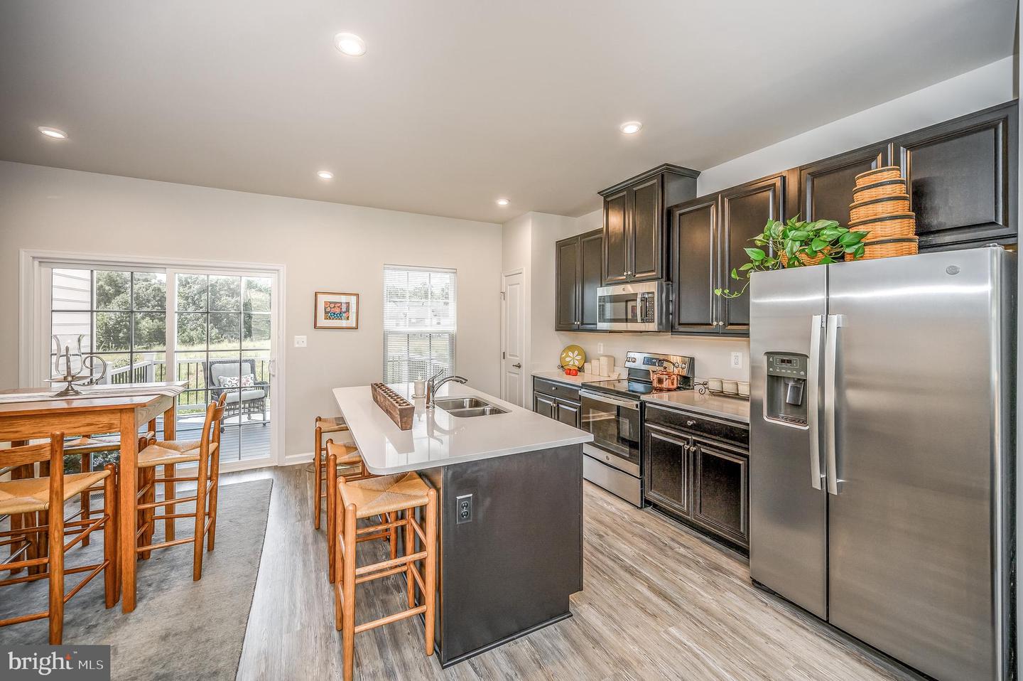 2736 Bears den DRIVE