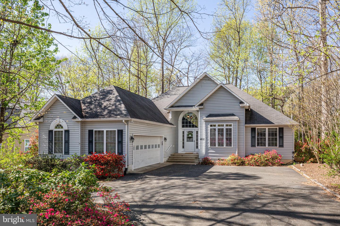 4233 Lakeview PARKWAY