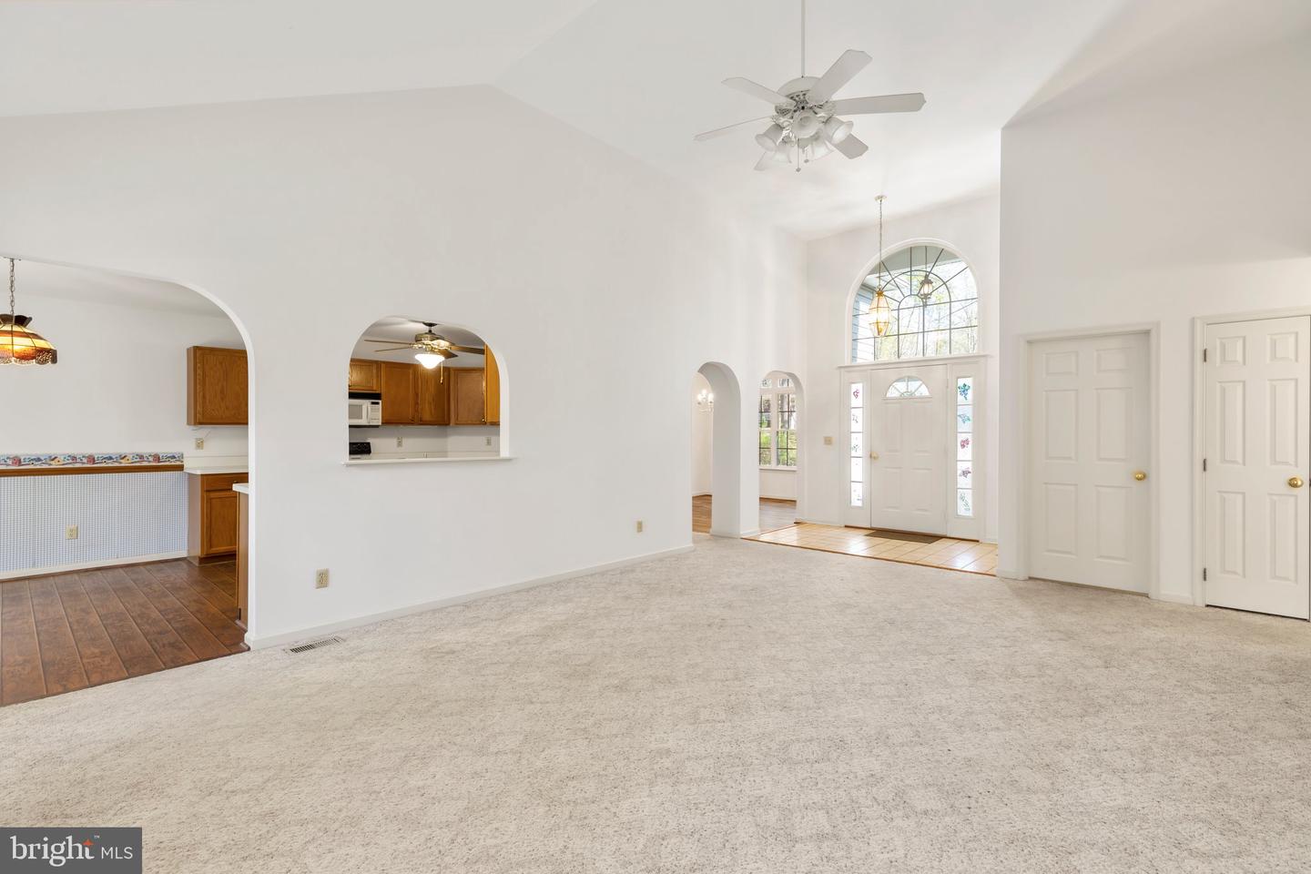 4233 Lakeview PARKWAY