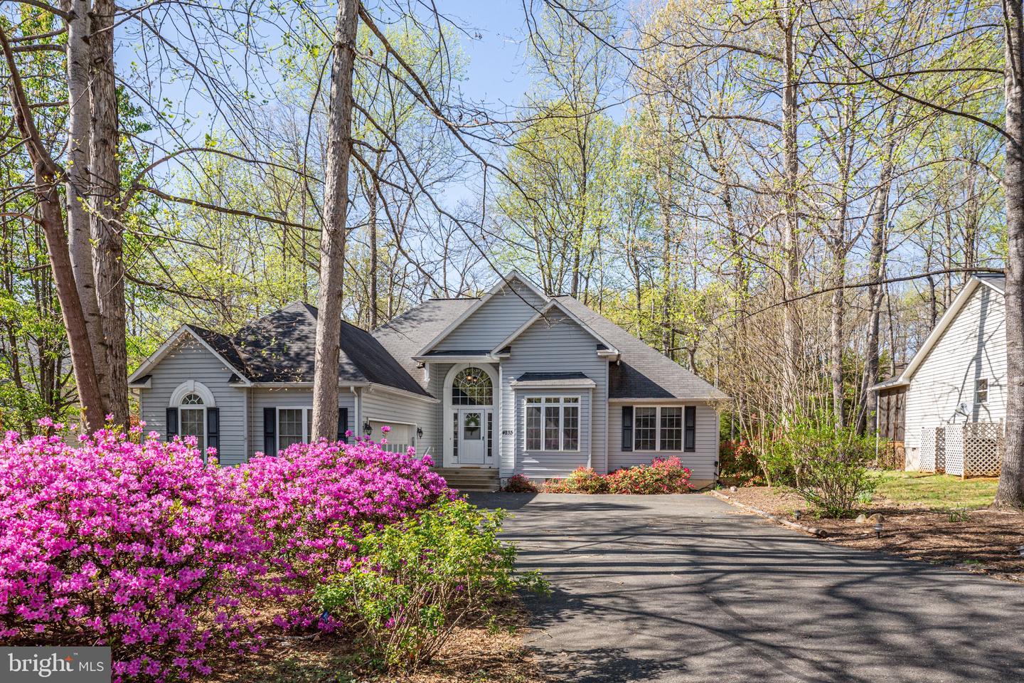 4233 Lakeview PARKWAY