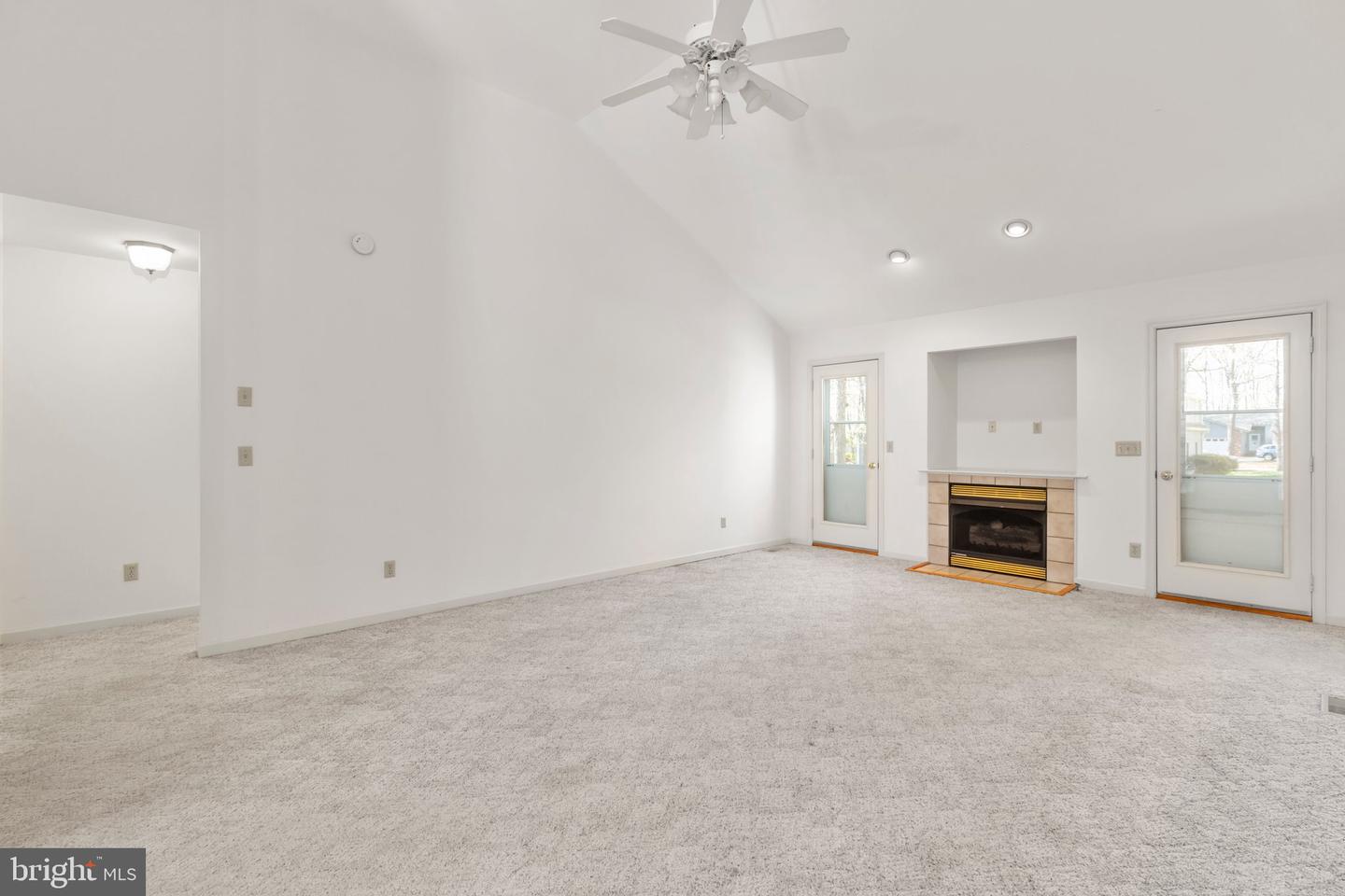 4233 Lakeview PARKWAY