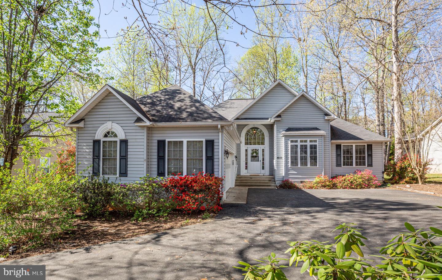 4233 Lakeview PARKWAY