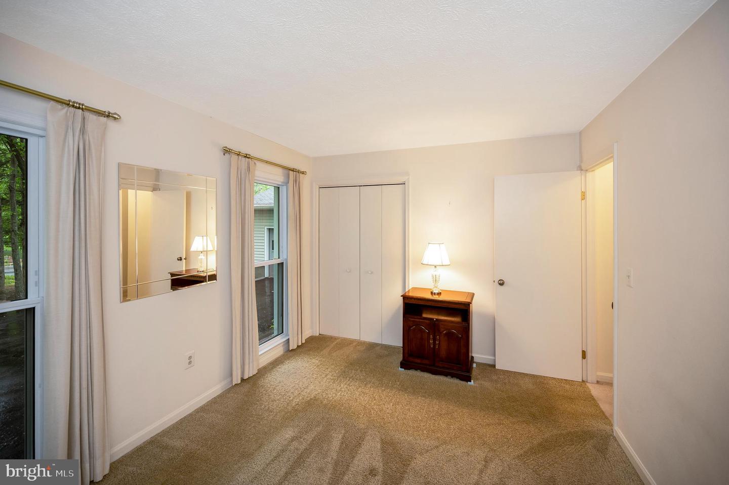 1330 Lakeview Pkwy