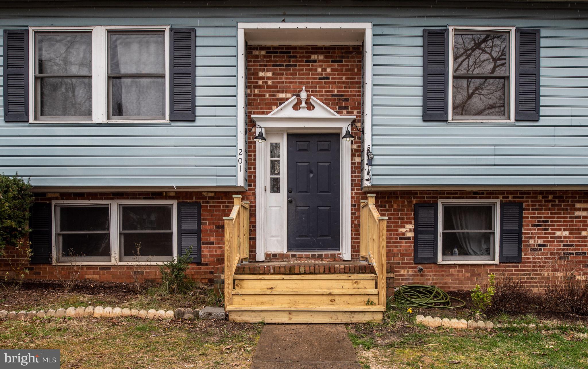 201 Monticello CIRCLE