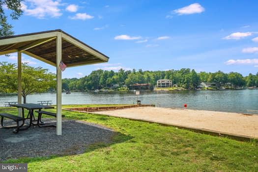 1503 Lakeview Pkwy