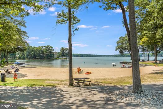 1503 Lakeview Pkwy