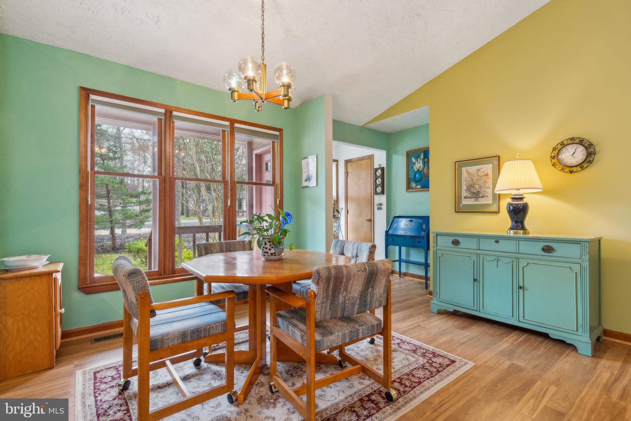 732 Lakeview Pkwy