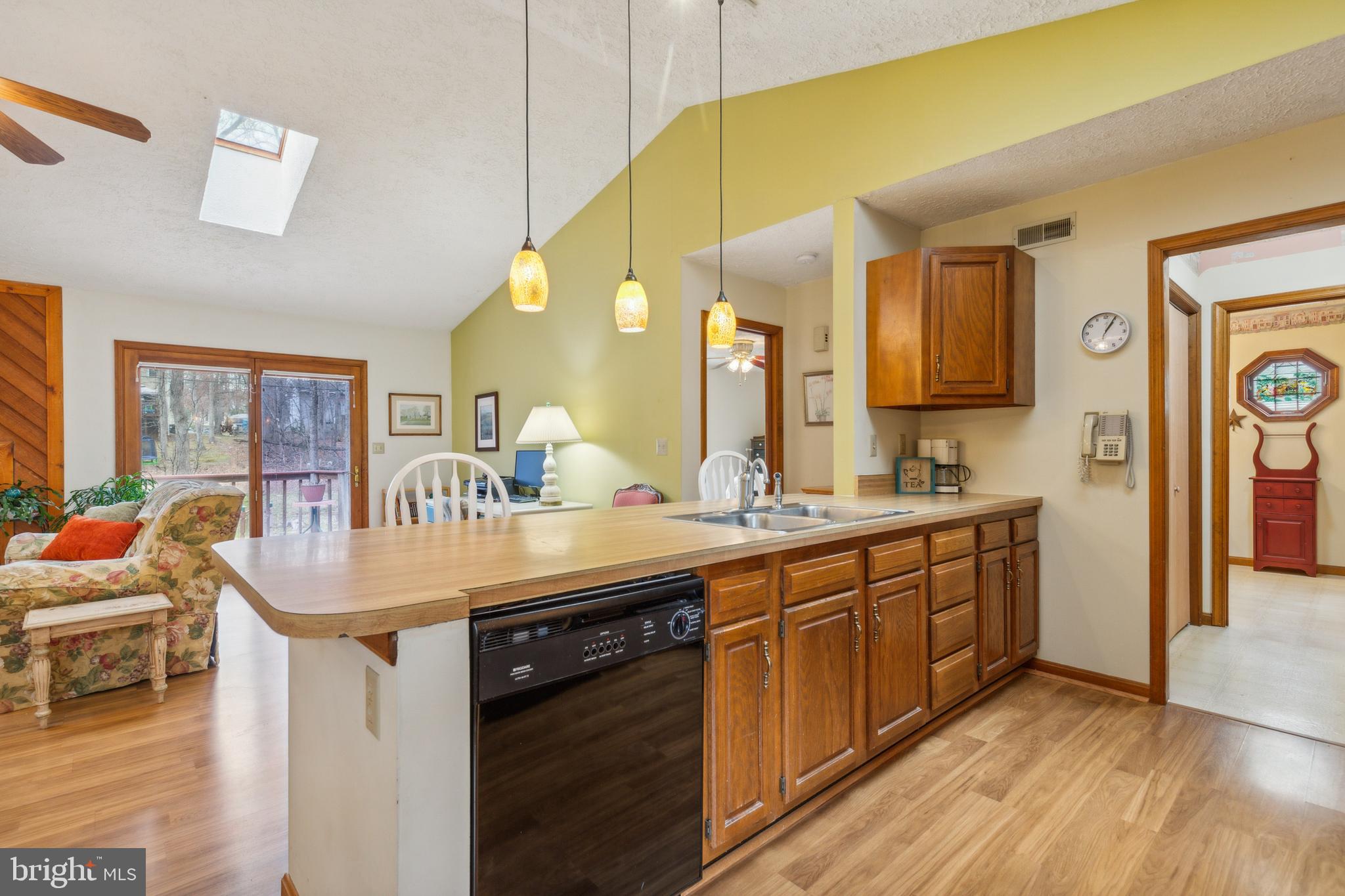 732 Lakeview Pkwy