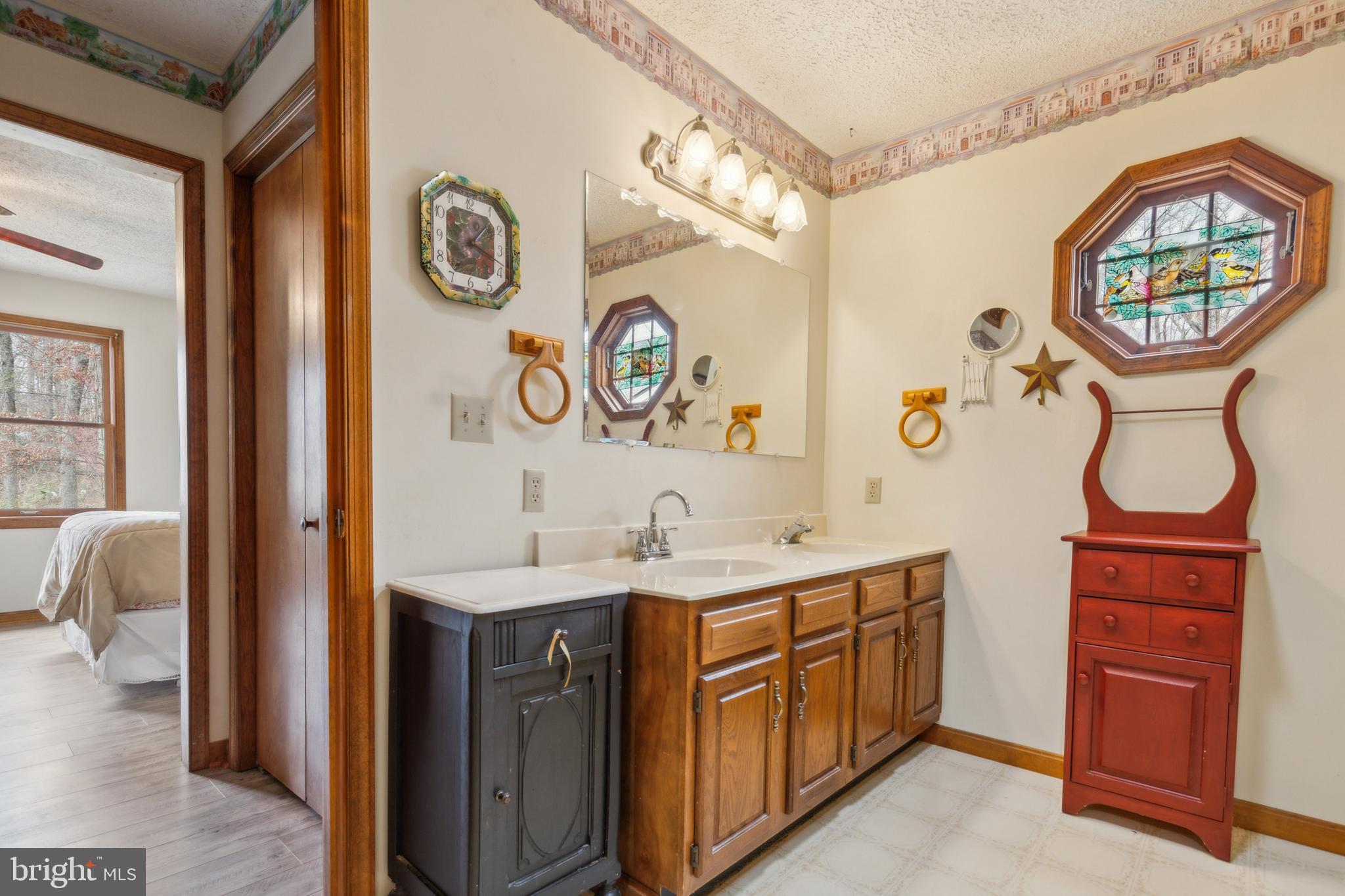 732 Lakeview Pkwy