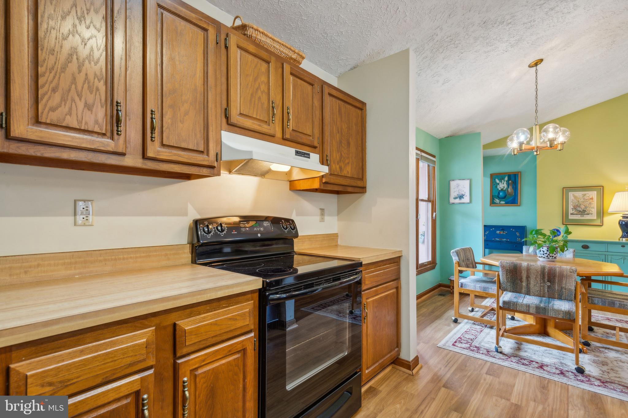 732 Lakeview Pkwy
