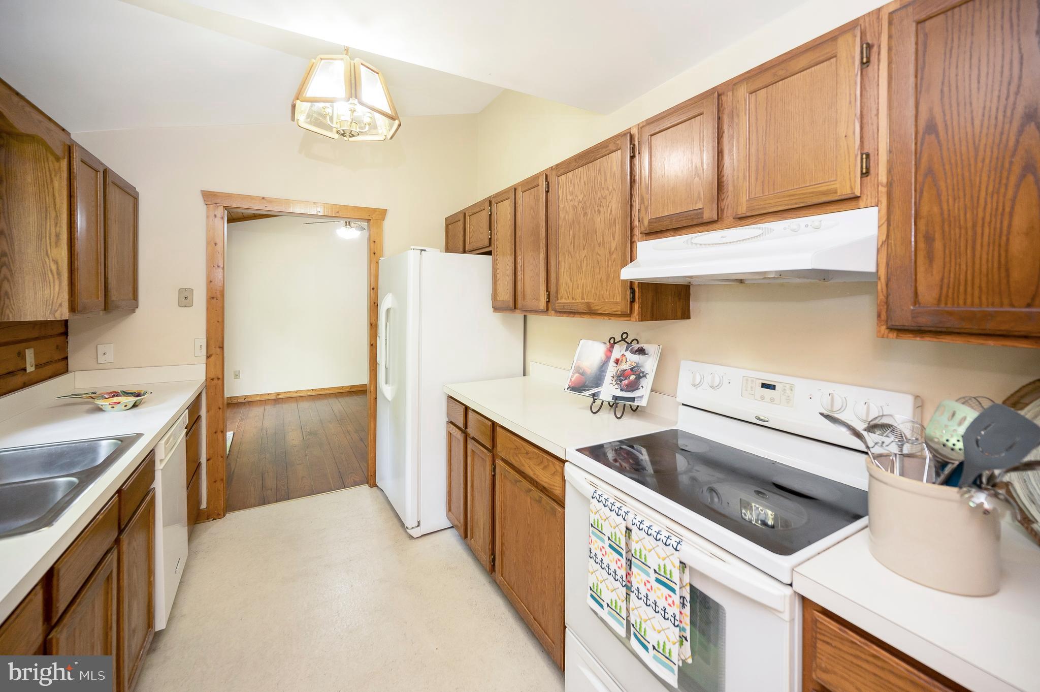 140 Monticello Cir