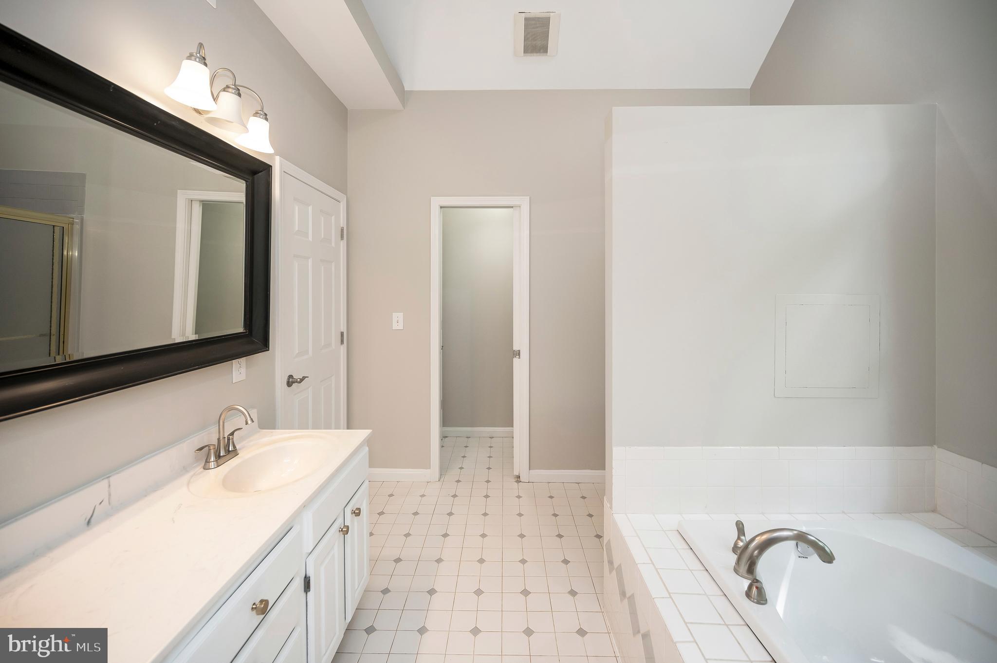 3608 Lakeview Pkwy