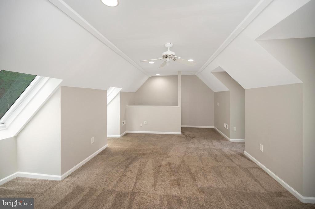 3608 Lakeview Pkwy