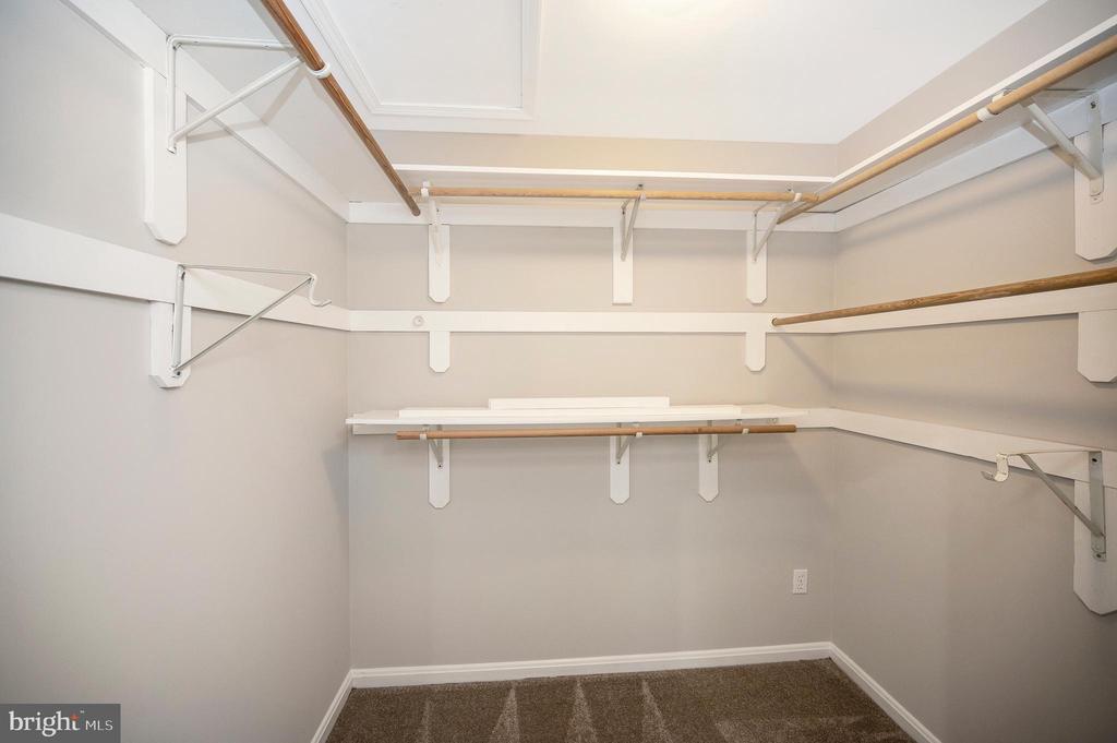 3608 Lakeview Pkwy