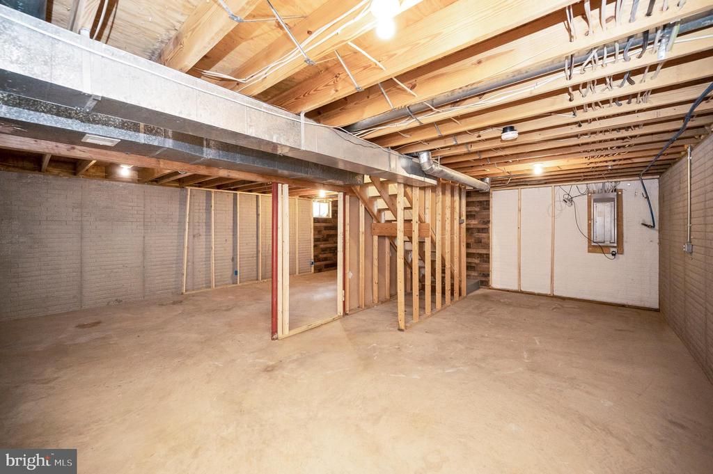 3608 Lakeview Pkwy
